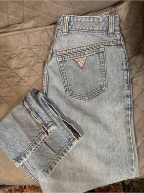 GUESS Light Wash High-Rise Women's Jeans